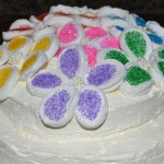 How to Decorate a Tier Cake with Marshmallow Flowers