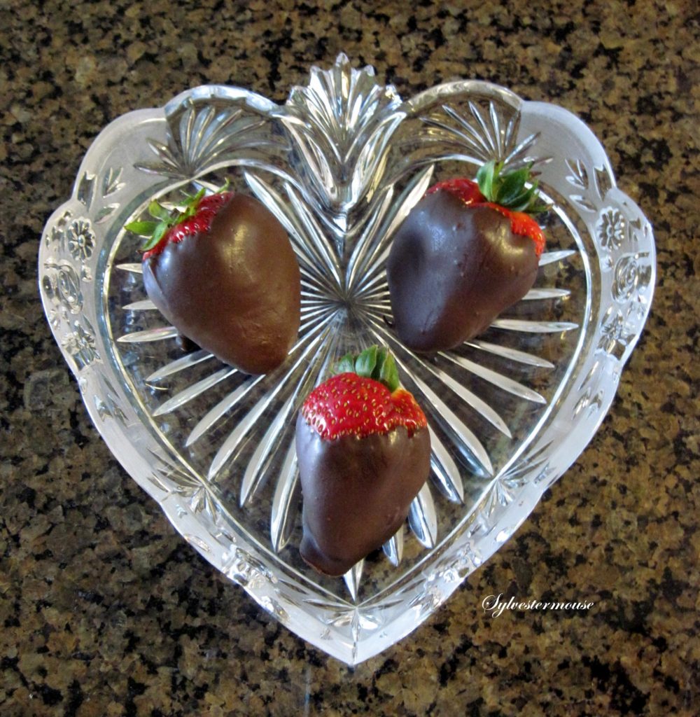 How to Make Chocolate Covered Strawberries 