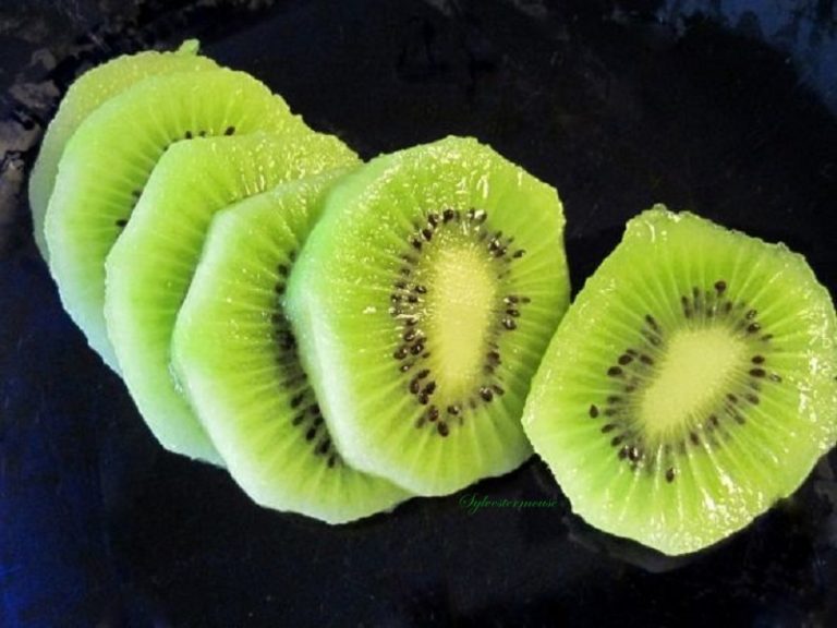 Chocolate Covered Kiwi Cooking for the Holidays