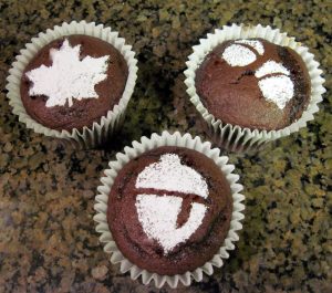 How to Stencil Fall Cupcakes