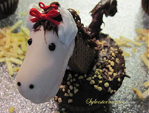 horse cupcakes