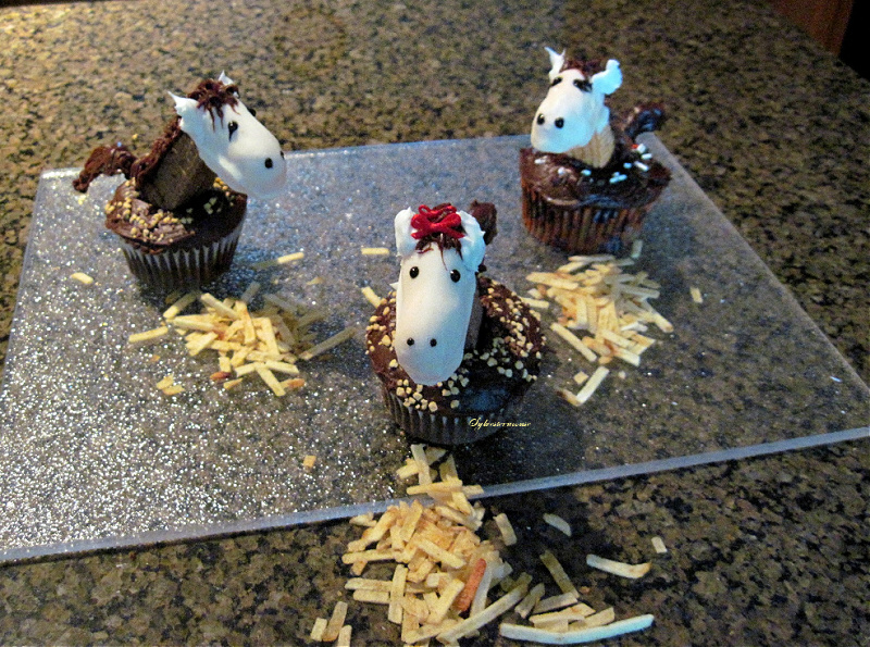horse cupcakes